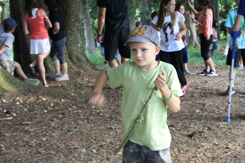 Village Camps International Summer Camp Leysin, Switzerland 2026-08-15 https://www.villagecamps.com/journals_admin/images/691-14-campfire yellows (22).jpg